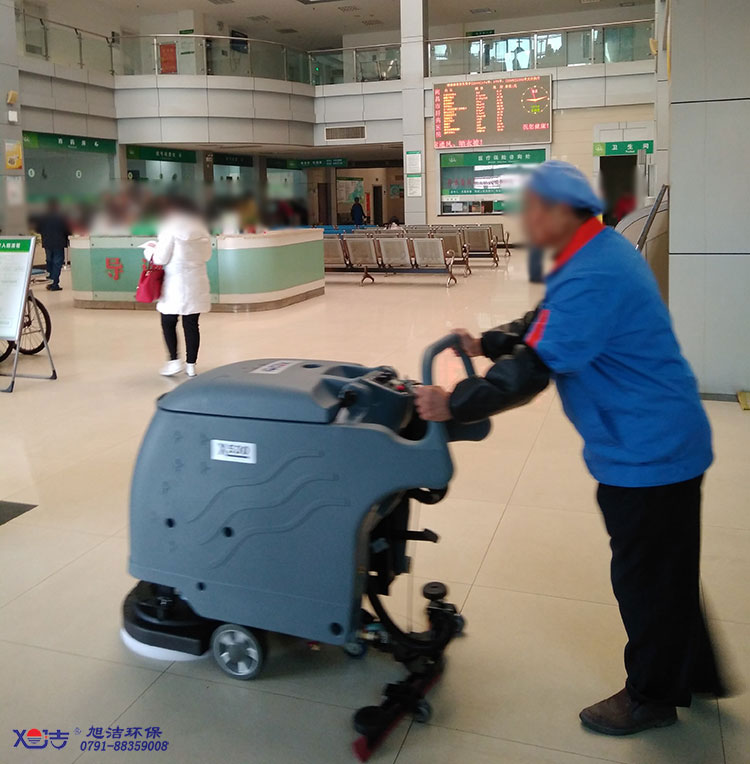 醫(yī)院大廳保潔，醫(yī)院手推式洗地機